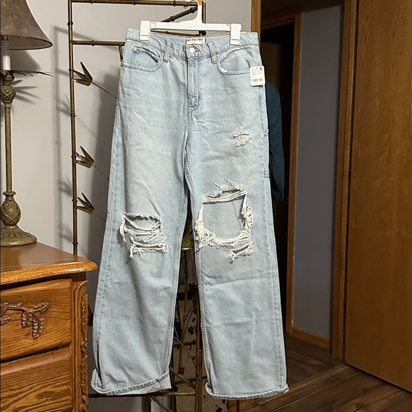 Free People Tinsley Baggy High Rise in the color Ripper (light blue) Size 29 - Picture 13 of 13